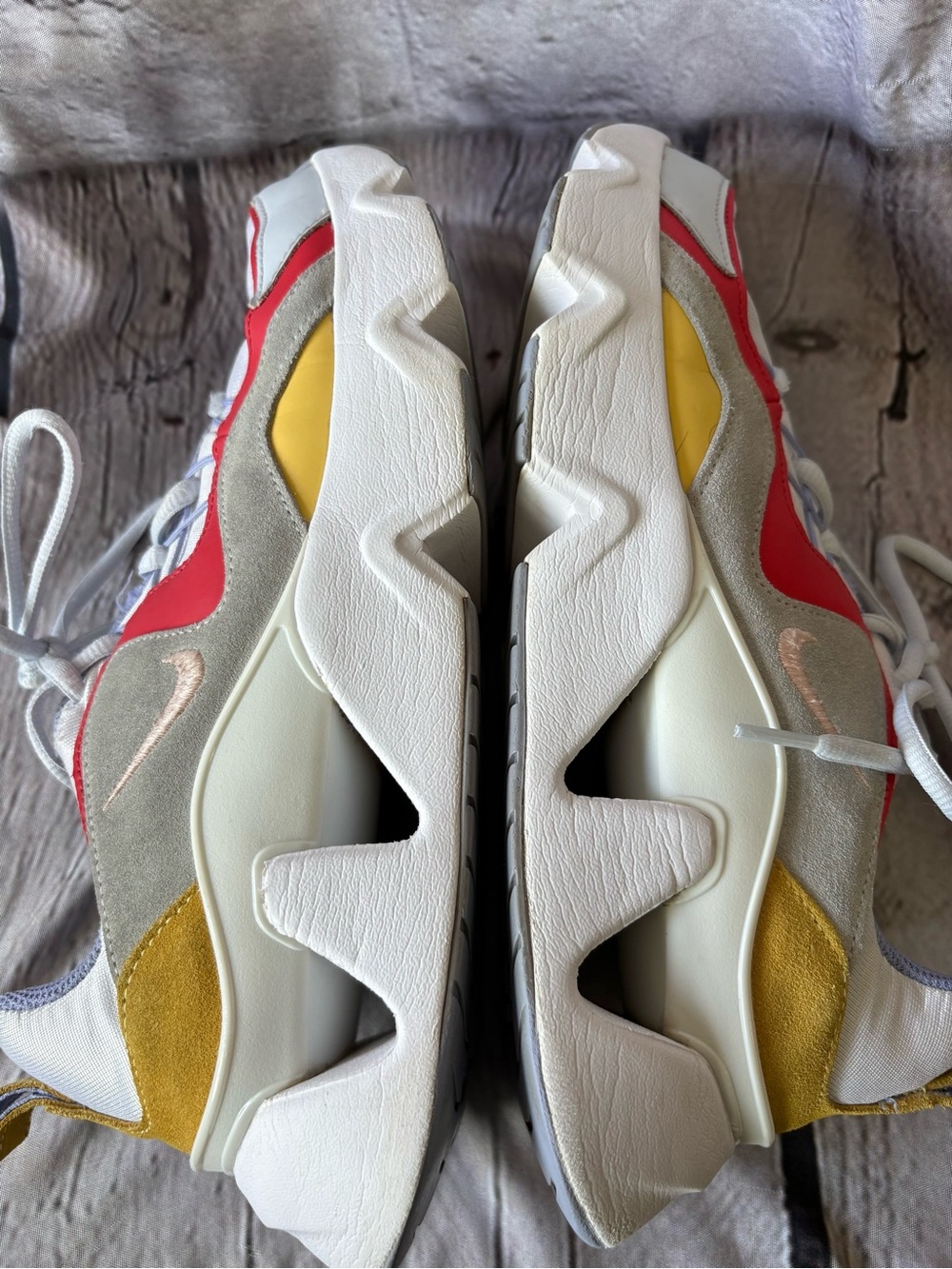 Nike Women’s RYZ 365 Red Topaz Gold CW5590-100 Sz 9.5 Athletic Sneakers Shoe - Picture 10 of 13